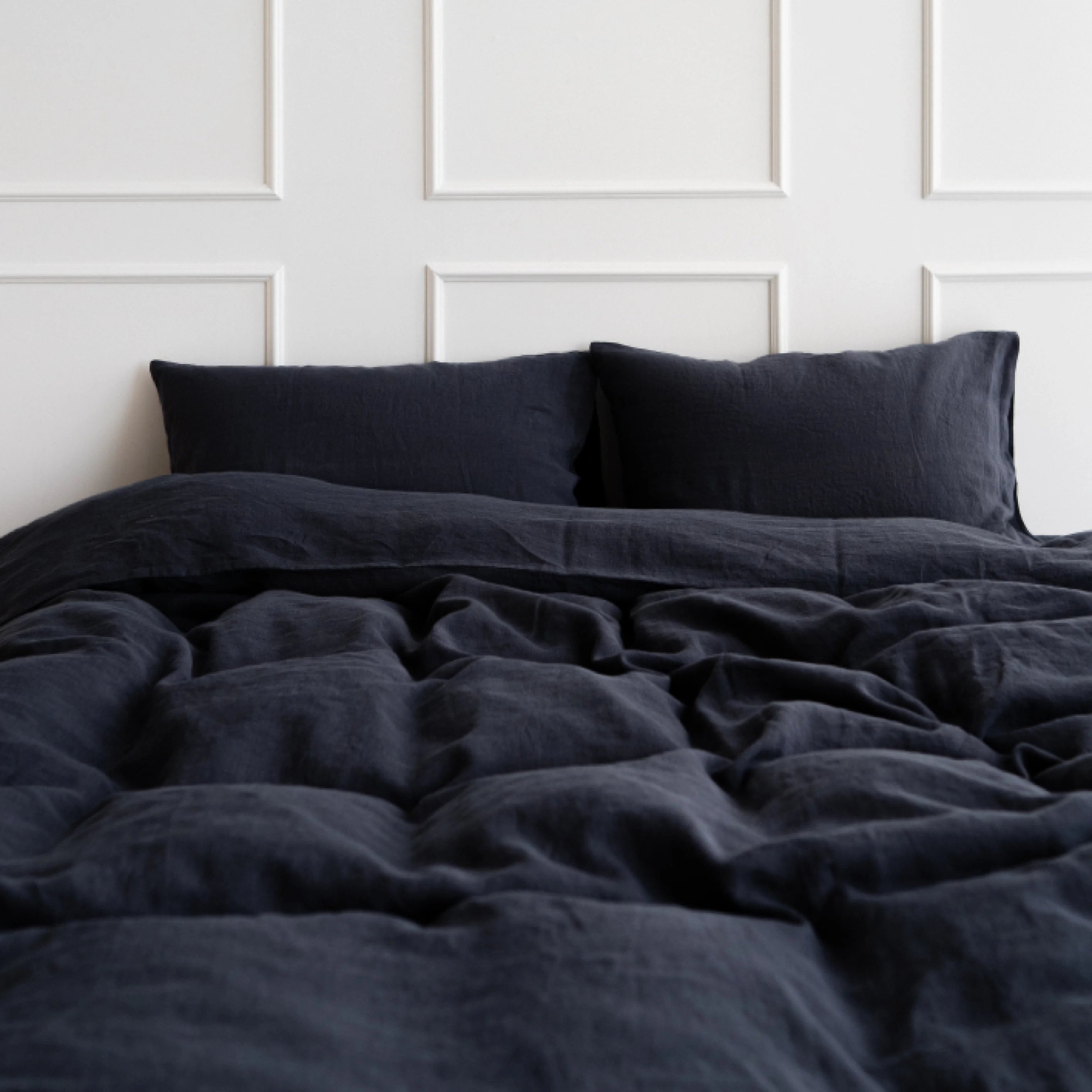 Dark grey stonewashed linen duvet cover made from OEKO-TEX® certified European flax including pillowcase